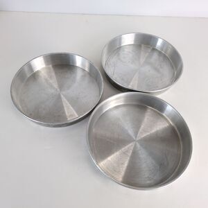 Vintage Set of 3 Mirro Aluminum 9" Cake Pans 9x1-1/2" M-1169 Made in USA